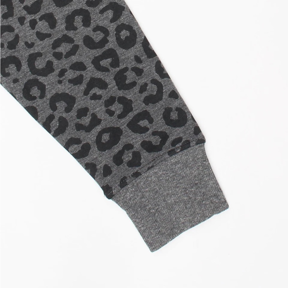 Lildy Size S-M (4-10) Black/Gray Animal Print Fleece Sweatshirt - Picture 8 of 9